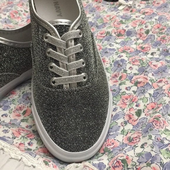 💥HOST PICK💥 Silver Metallic Sneakers - Picture 4 of 4
